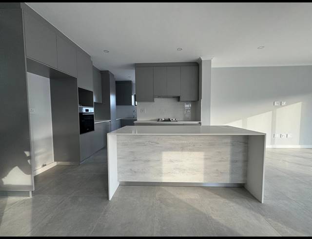 4 BEDROOM HOUSE FOR SALE IN SANDOWN